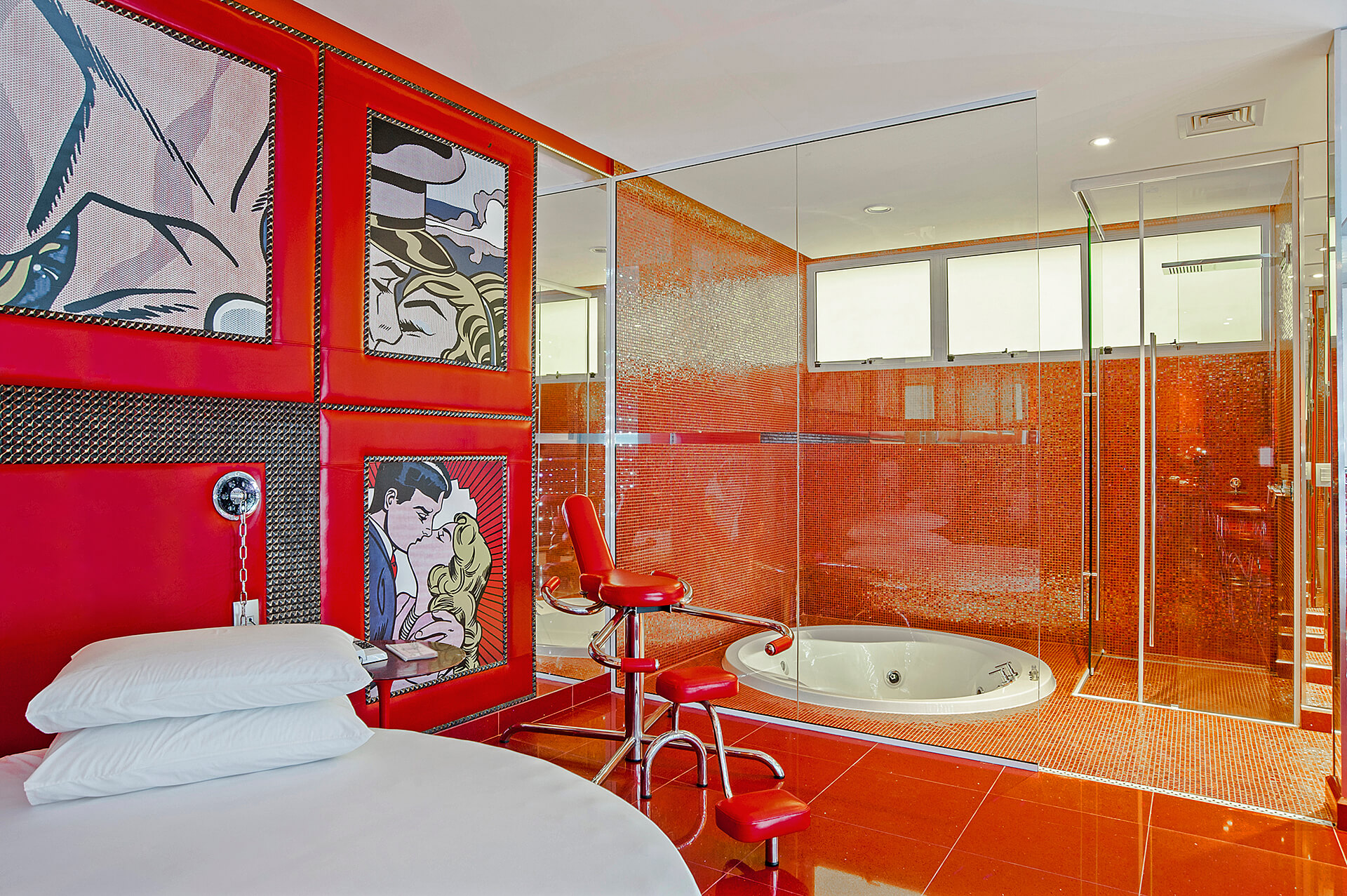 acqua-motel-suite-SEXY-RED4